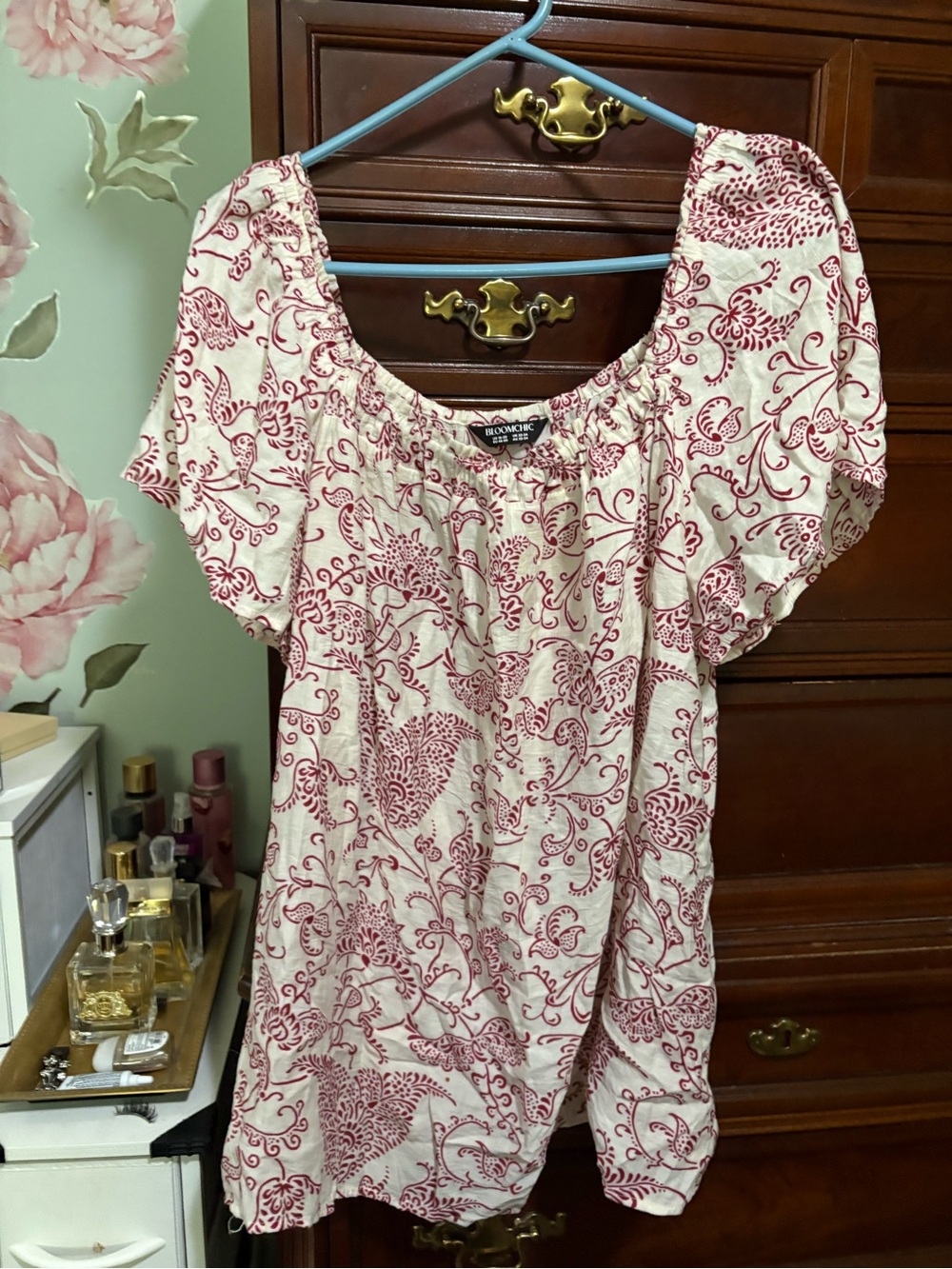 Women’s lot clothing. Shirts size 16 to 18. Capri jeans size extra large